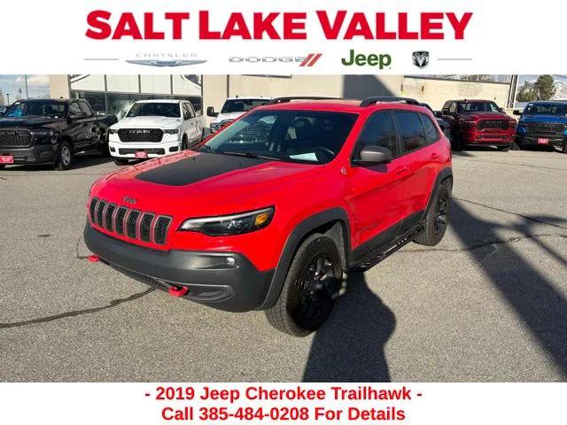 2019 Jeep Cherokee Trailhawk 4x4 2019 Jeep Cherokee Trailhawk 4x4