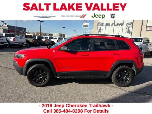 2019 Jeep Cherokee Trailhawk 4x4 2019 Jeep Cherokee Trailhawk 4x4