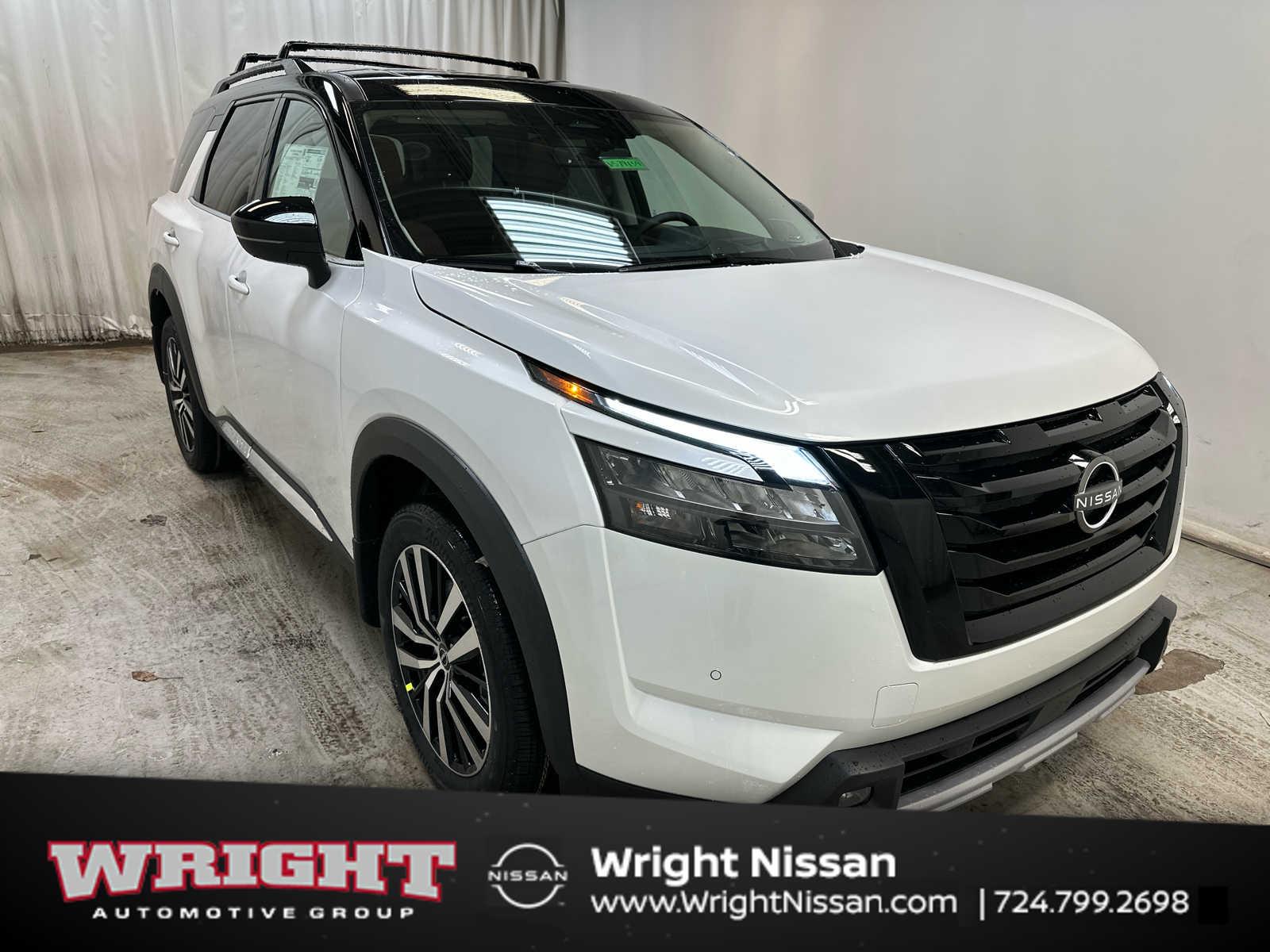 2025 Nissan Pathfinder Platinum's photo