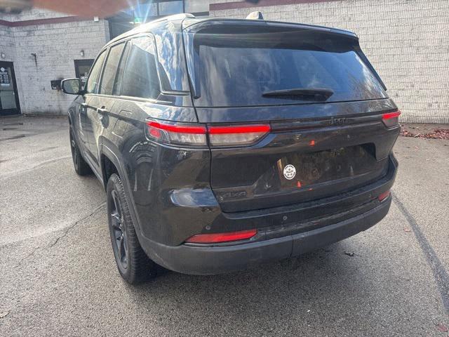 2023 Jeep Grand Cherokee Altitude 4x4 2023 Jeep Grand Cherokee Altitude 4x4