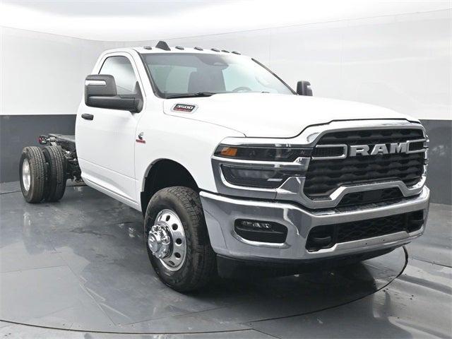 2026 RAM Ram 3500 Chassis Cab RAM 3500 TRADESMAN CHASSIS REGULAR CAB 4X4 60 CA 2026 RAM Ram 3500 Chassis Cab RAM 3500 TRADESMAN CHASSIS REGULAR CAB 4X4 60 CA