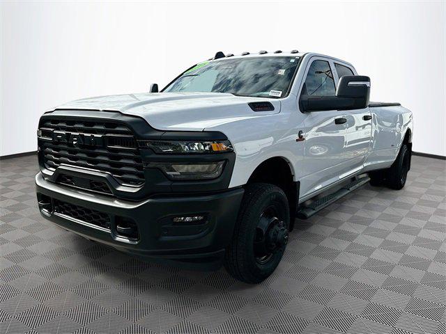 2025 RAM 3500 Tradesman Crew Cab 4x4 8 Box