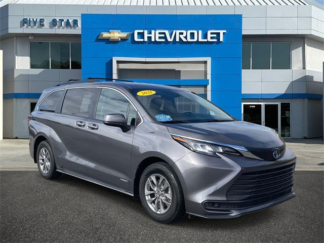 2021 Toyota Sienna LE
