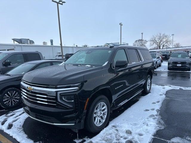 2025 Chevrolet Suburban 4WD LT