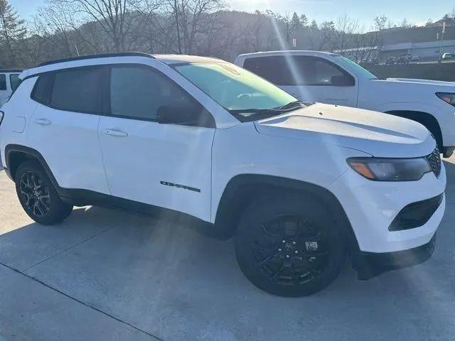 2026 Jeep Compass Latitude Altitude