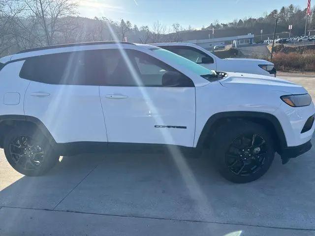 2026 Jeep Compass Latitude Altitude