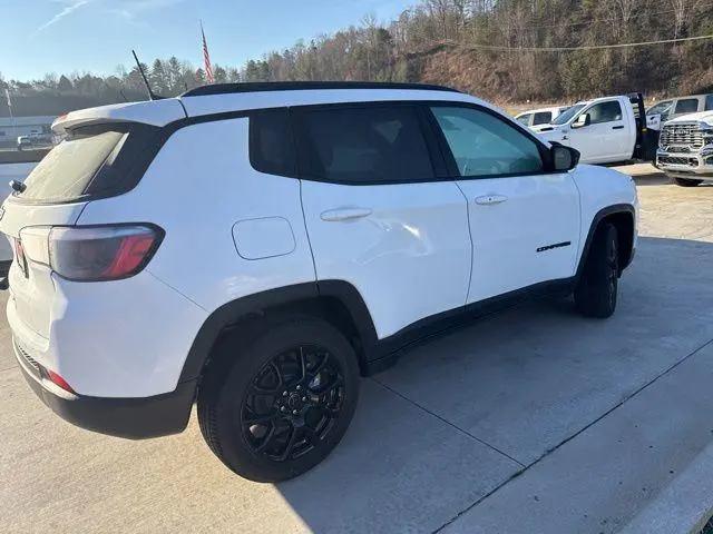 2026 Jeep Compass Latitude Altitude