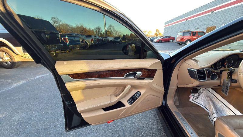 2013 Porsche Panamera 4
