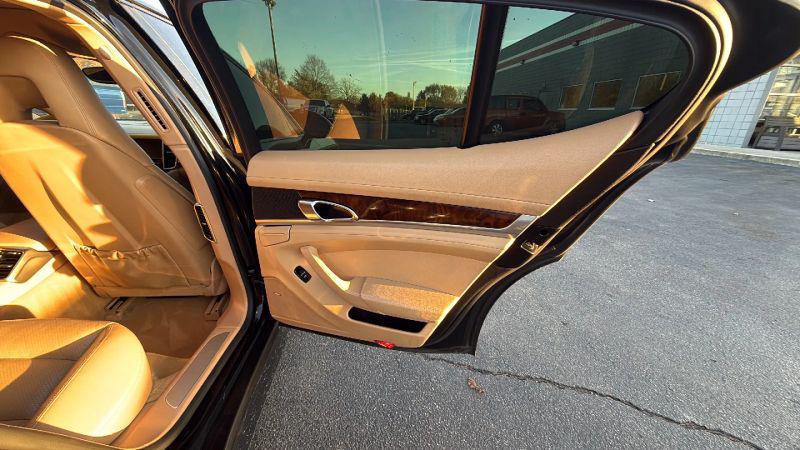 2013 Porsche Panamera 4