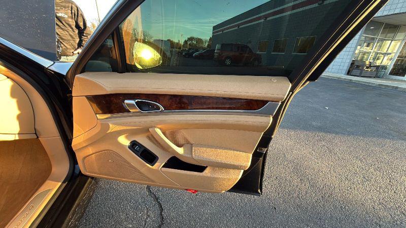 2013 Porsche Panamera 4