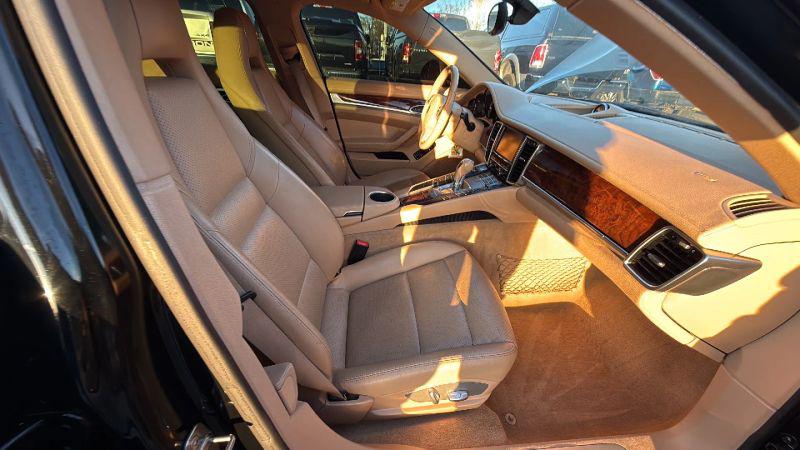 2013 Porsche Panamera 4