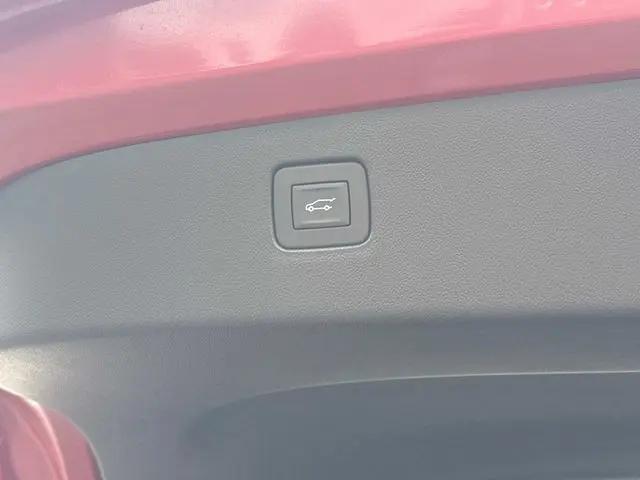 2026 Buick NV Sport Touring FWD