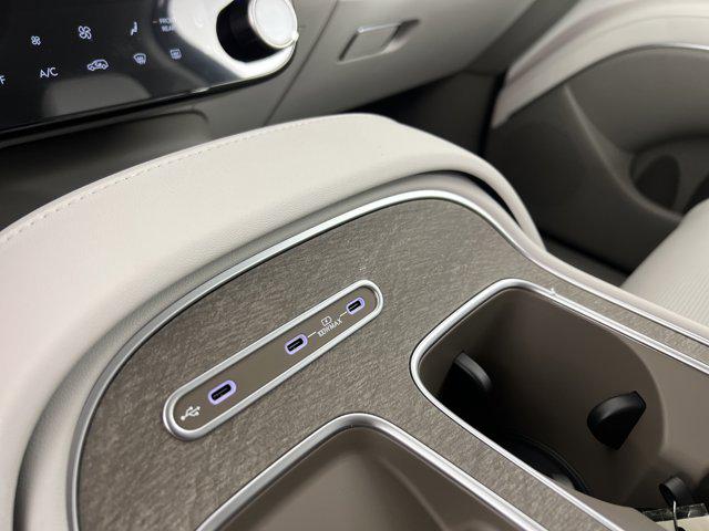 2026 Hyundai Palisade Limited - Photo 18