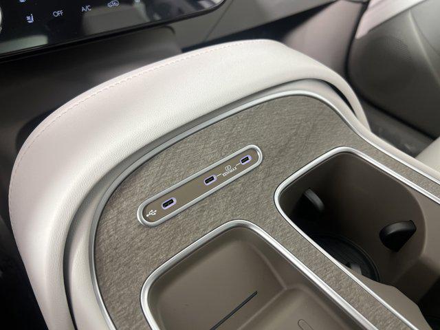 2026 Hyundai Palisade Limited - Photo 20