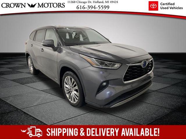 2022 Toyota Highlander Platinum's photo