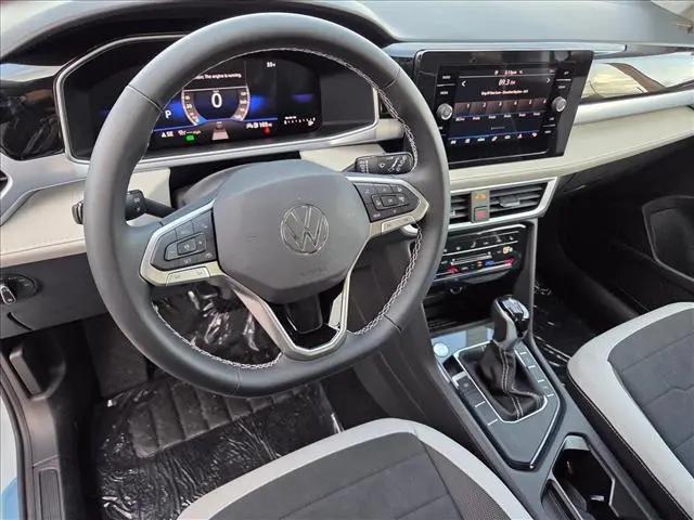 2026 Volkswagen Taos SE