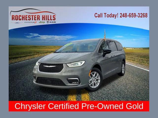 2025 Chrysler Pacifica Select for sale in Rochester Hills, MI