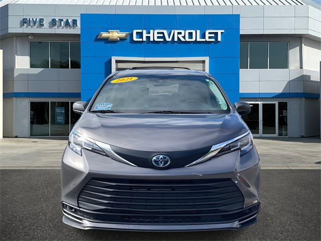 2021 Toyota Sienna LE