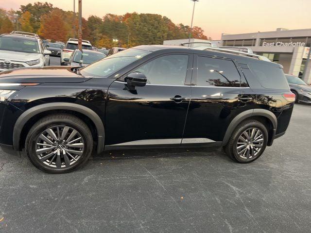 2024 Nissan Pathfinder SL FWD 2024 Nissan Pathfinder SL FWD