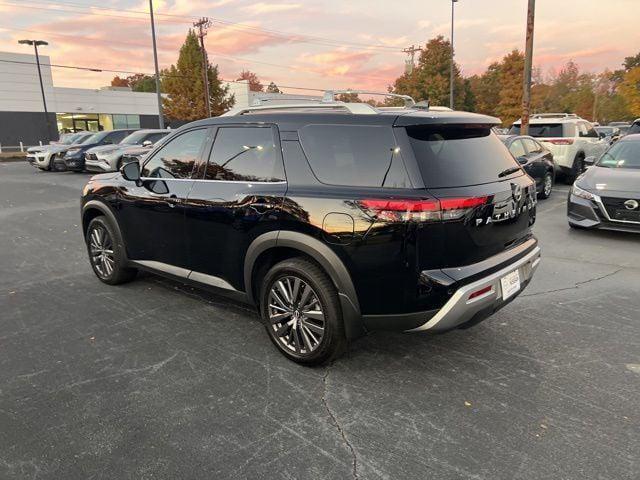 2024 Nissan Pathfinder SL FWD 2024 Nissan Pathfinder SL FWD