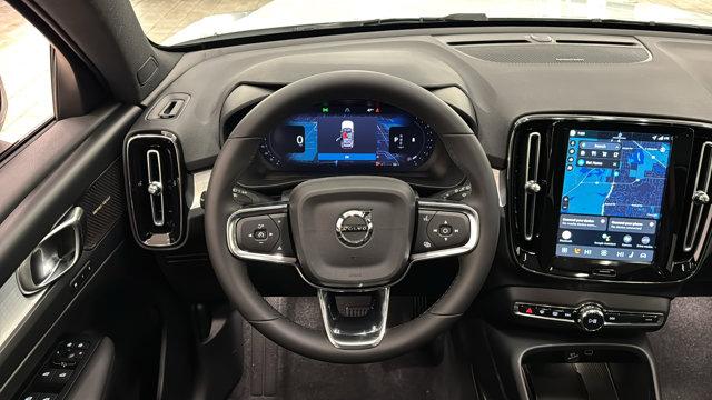 2026 Volvo XC40 B4 Plus