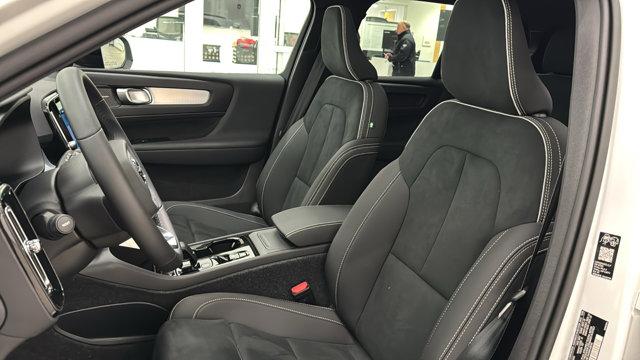 2026 Volvo XC40 B4 Plus