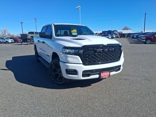 2026 RAM Ram 1500 RAM 1500 EXPRESS CREW CAB 4X4 57 BOX