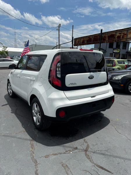 2017 Kia Soul Base