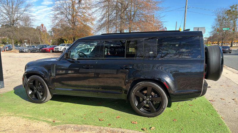 2024 Land Rover Defender 130 P400 X-Dynamic SE