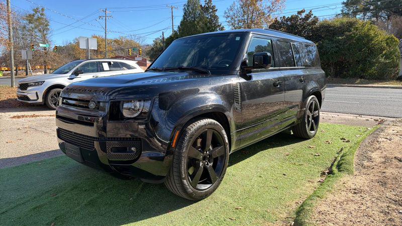 2024 Land Rover Defender 130 P400 X-Dynamic SE