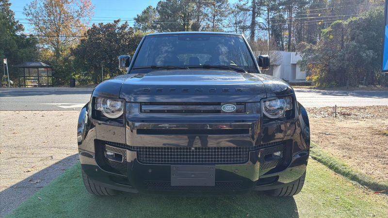 2024 Land Rover Defender 130 P400 X-Dynamic SE