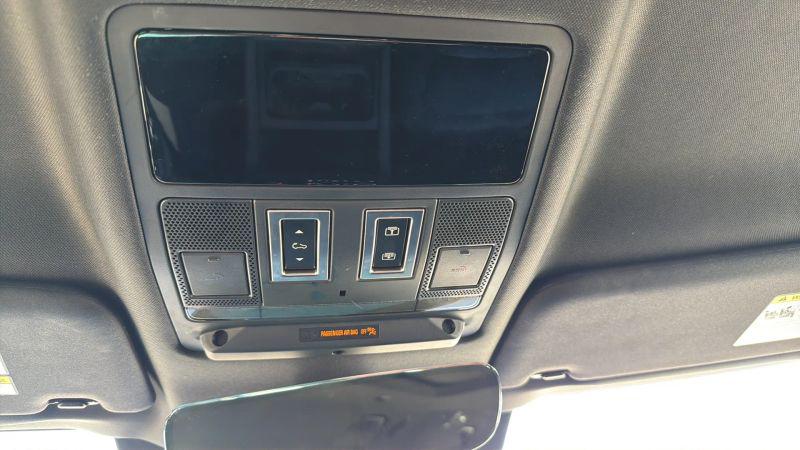 2024 Land Rover Defender 130 P400 X-Dynamic SE