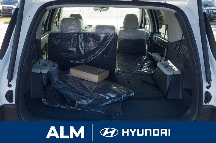 New 2026 White HYUNDAI SE image 8