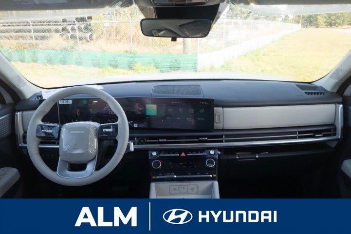 New 2026 White HYUNDAI SE image 19