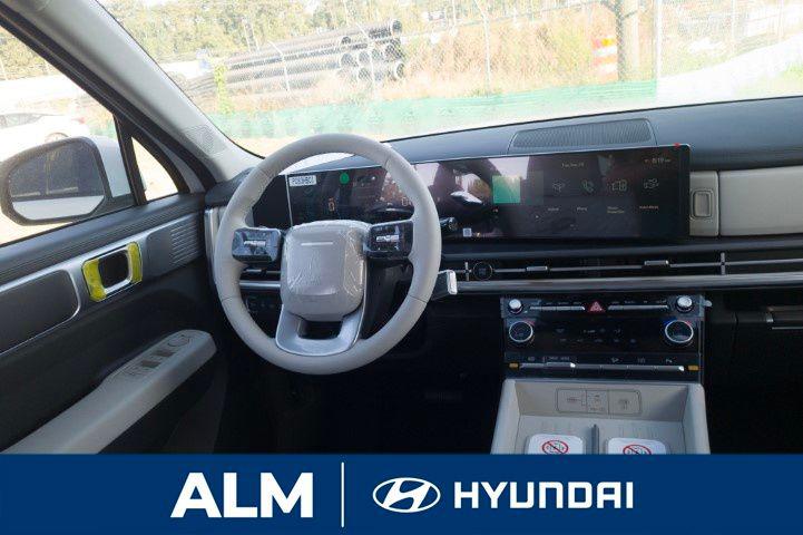 New 2026 White HYUNDAI SE image 20