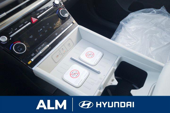 New 2026 White HYUNDAI SE image 24