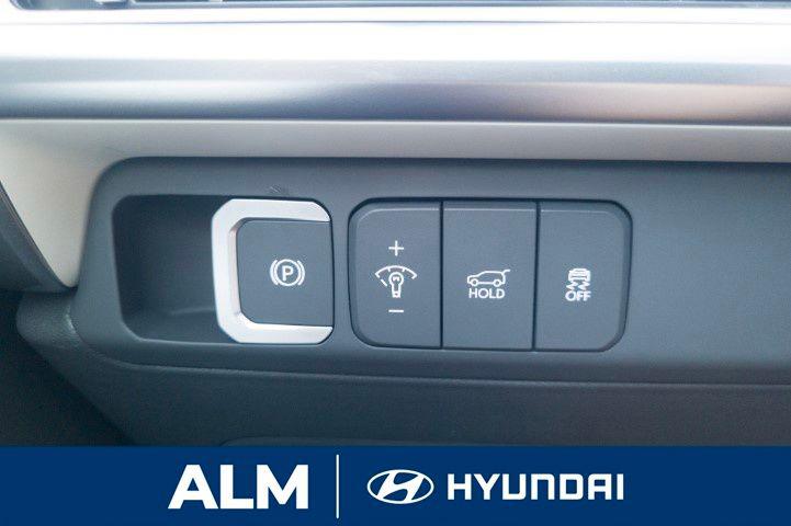 New 2026 White HYUNDAI SE image 31