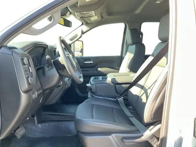 2026 Chevrolet Silverado 3500HD Double Cab, Long Bed, WT Dual Rear Wheel, 4WD