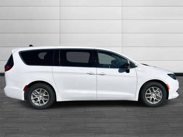 2026 Chrysler Voyager LX