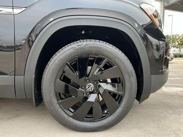 2026 Volkswagen Atlas Cross Sport SE with Technology