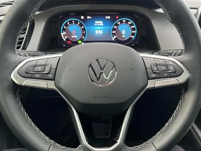 2026 Volkswagen Atlas Cross Sport SE with Technology