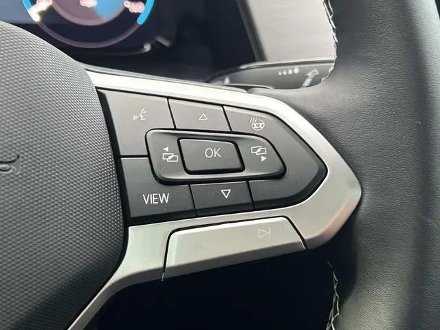 2026 Volkswagen Atlas Cross Sport SE with Technology