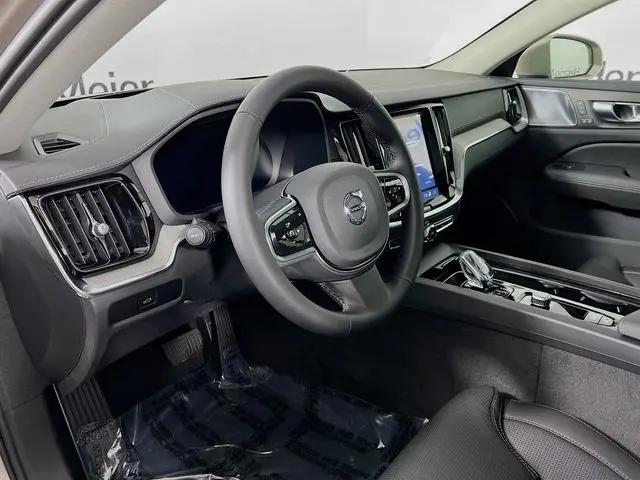 2026 Volvo V60 Cross Country Ultra, B5 AWD Gas (mild hybrid)