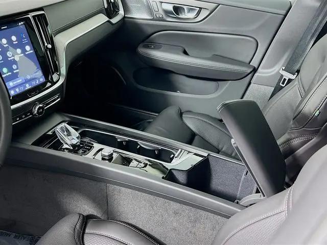 2026 Volvo V60 Cross Country Ultra, B5 AWD Gas (mild hybrid)