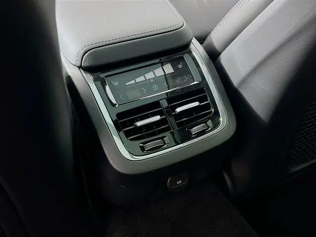 2026 Volvo V60 Cross Country Ultra, B5 AWD Gas (mild hybrid)