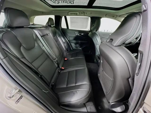 2026 Volvo V60 Cross Country Ultra, B5 AWD Gas (mild hybrid)