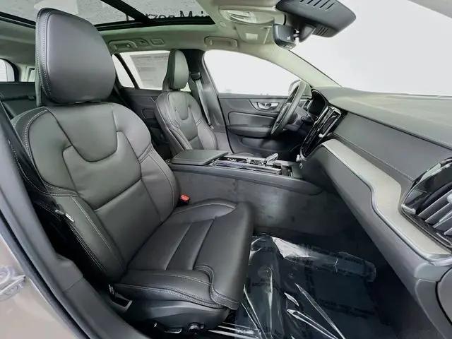 2026 Volvo V60 Cross Country Ultra, B5 AWD Gas (mild hybrid)