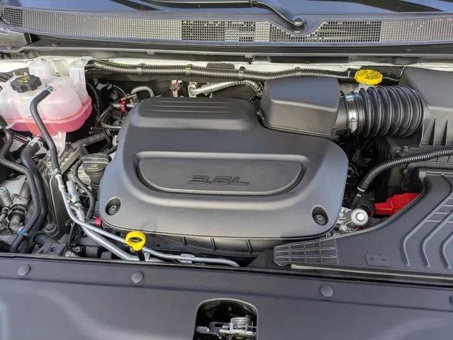 2026 Chrysler Pacifica Select AWD