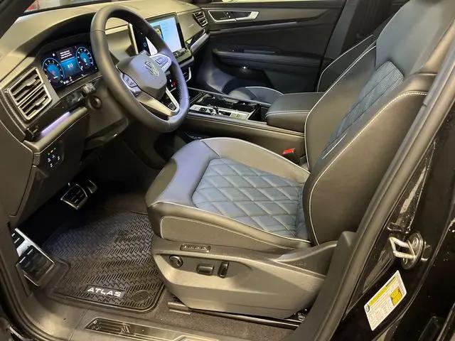 2026 Volkswagen Atlas Cross Sport SEL Premium R-Line