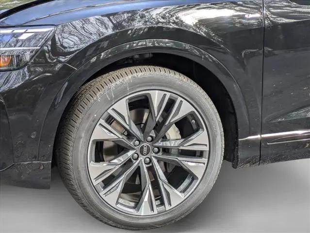 2026 Audi Q8 Premium Plus 55 TFSI quattro Tiptronic